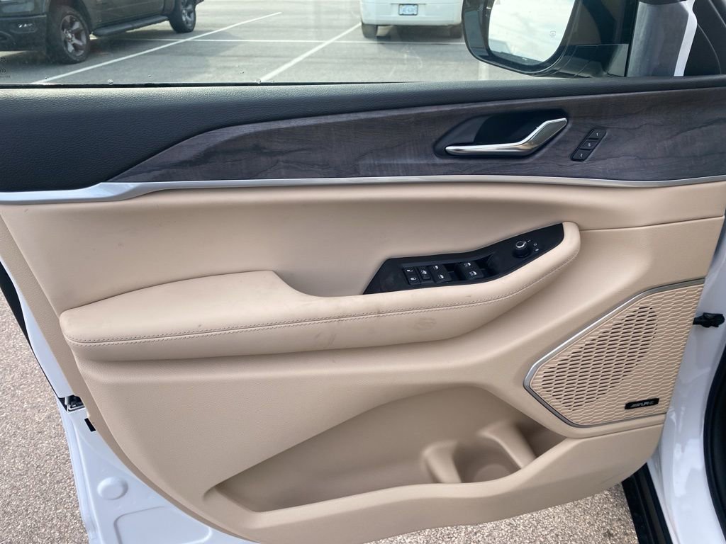 Used 2024 Jeep Grand Cherokee Limited 4xe w/ Trailer Tow Package image 10