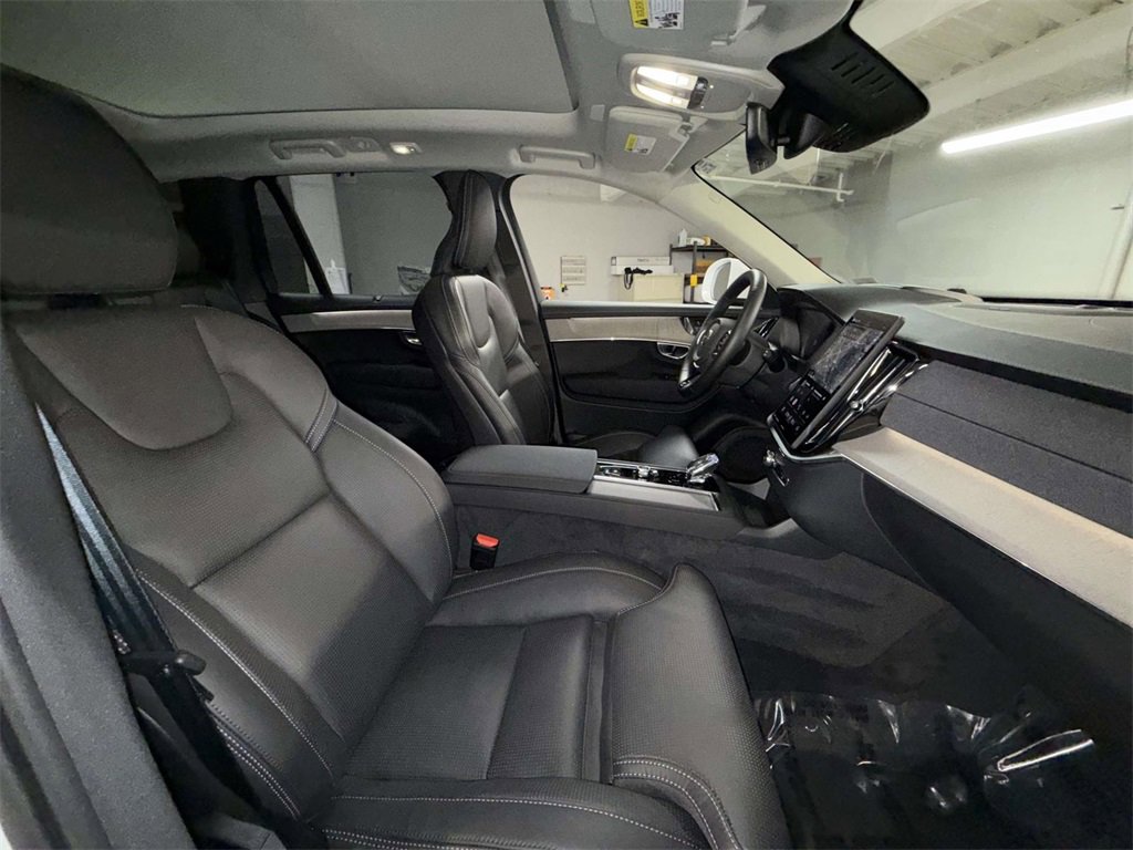 Used 2025 Volvo XC90 T8 Plus image 14