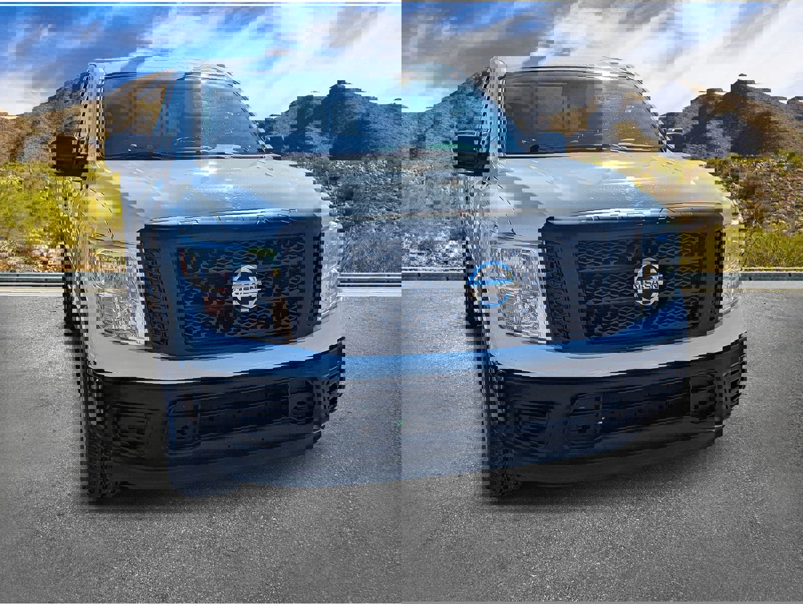 Used 2017 Nissan Titan S image 3