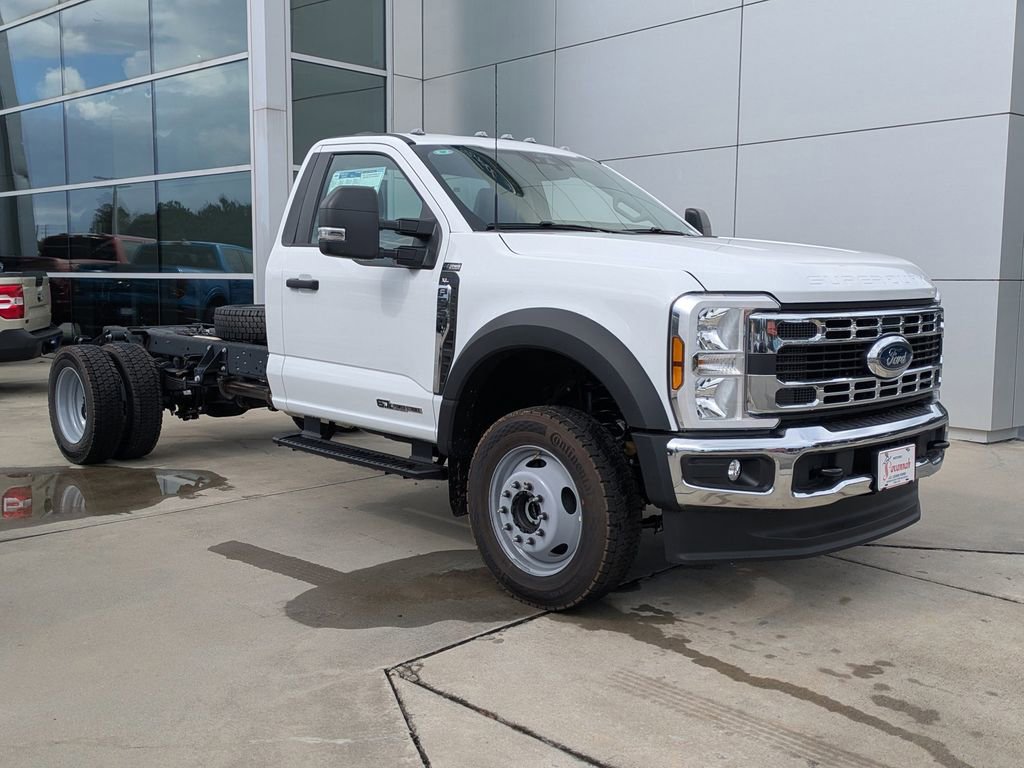 New 2025 Ford F550 4x4 Regular Cab Super Duty image 2