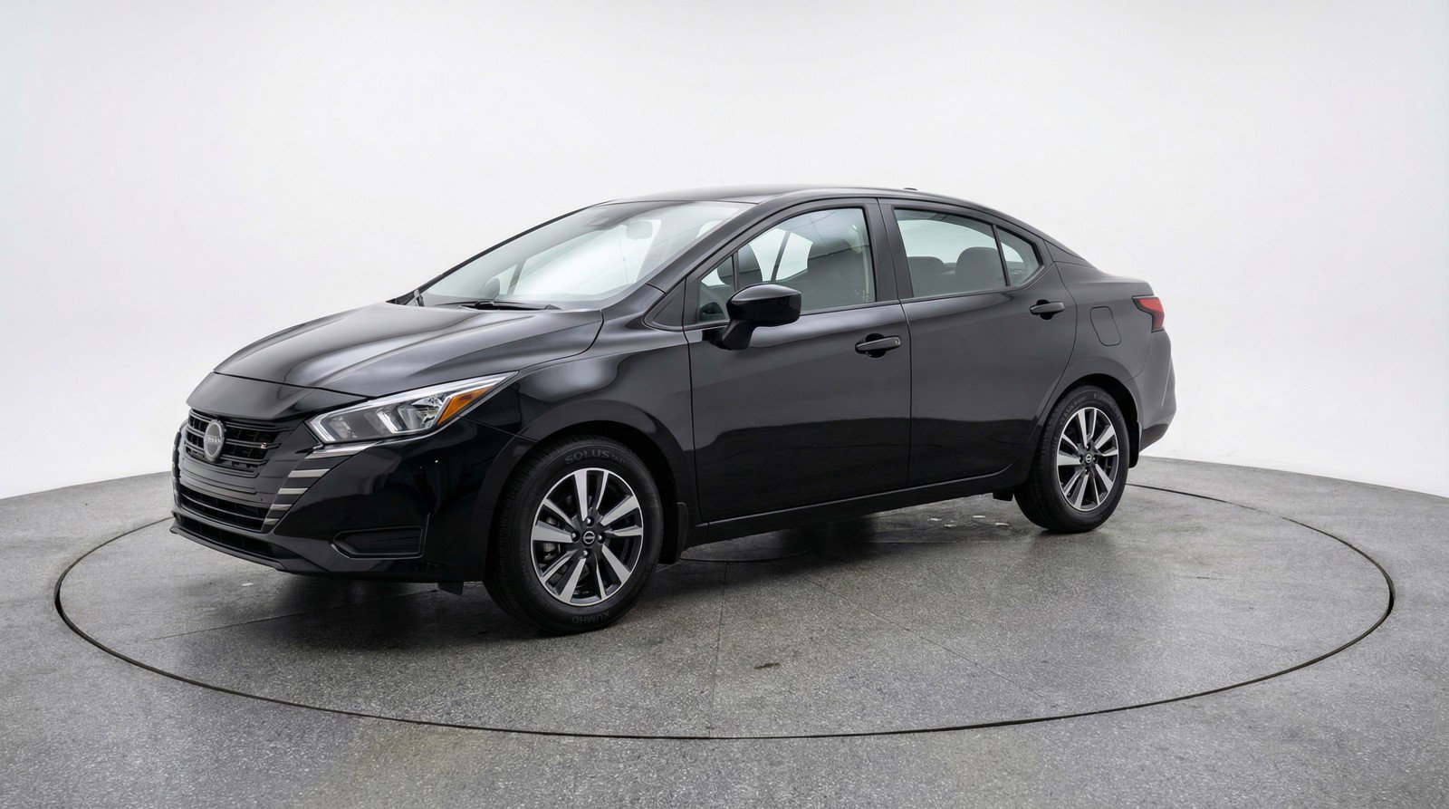 Used 2025 Nissan Versa SV image 3