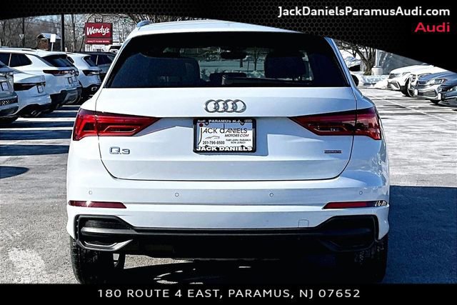 Used 2023 Audi Q3 2.0T Premium w/ Convenience Package image 4