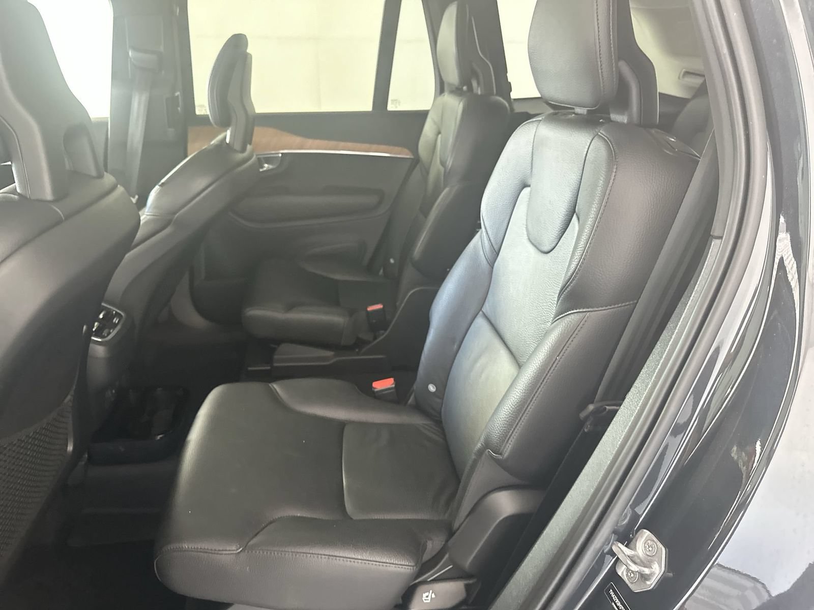 Used 2021 Volvo XC90 T6 Momentum w/ Climate Package AWD/4WD image 23