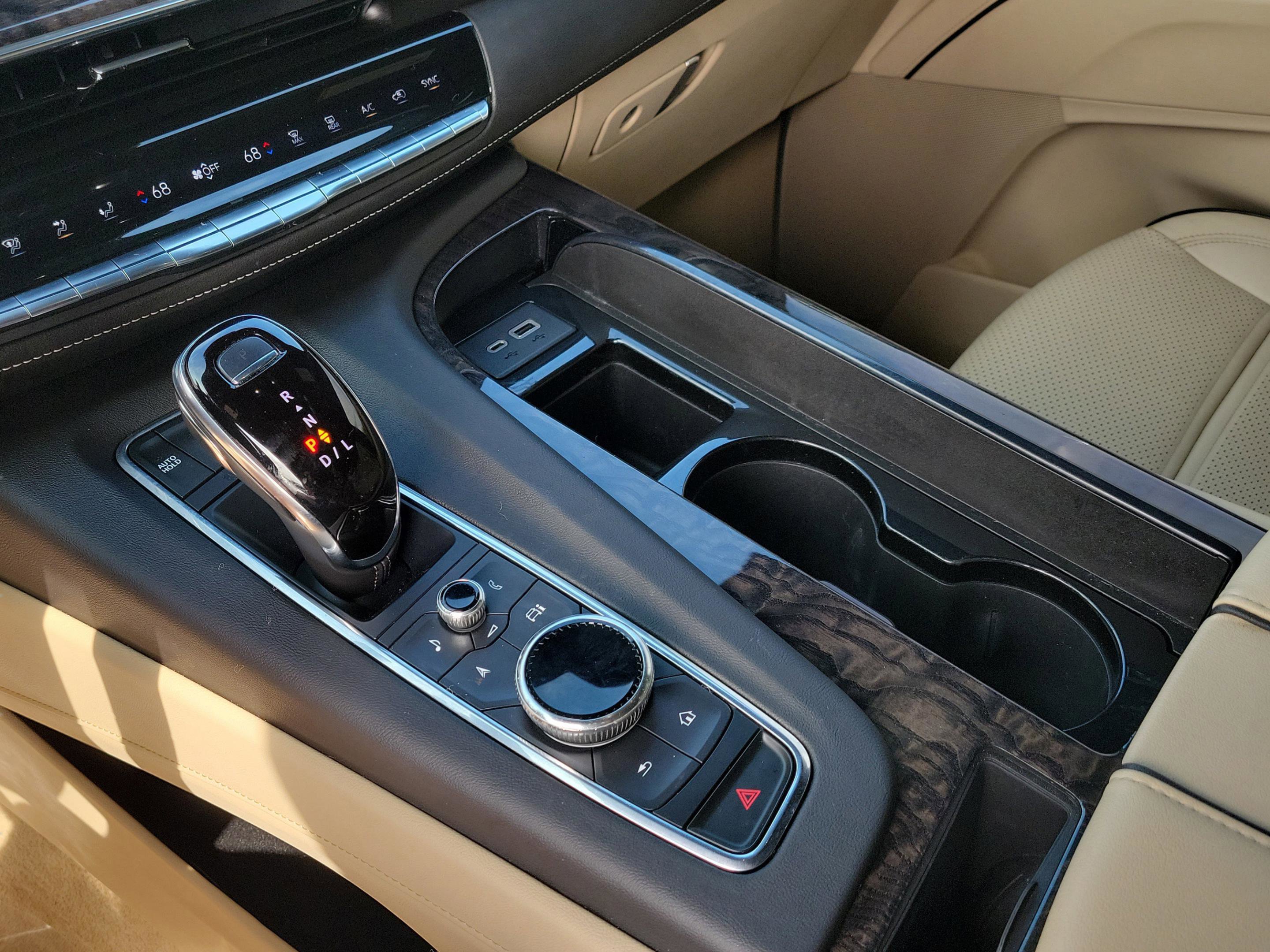 Used 2022 Cadillac Escalade Premium Luxury image 27