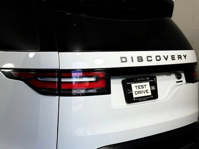 Used 2018 Land Rover Discovery HSE AWD/4WD image 16