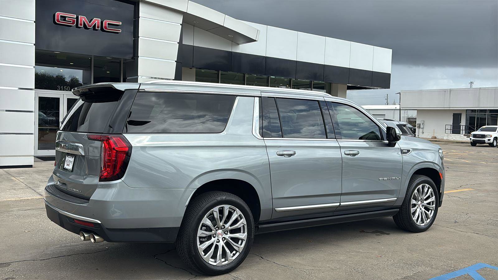 Used 2024 GMC Yukon XL Denali w/ Max Trailering Package image 7