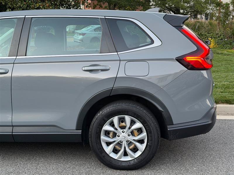 Used 2024 Honda CR-V LX image 12