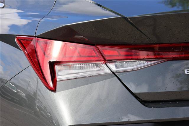 Used 2026 Hyundai Elantra Limited FWD image 11