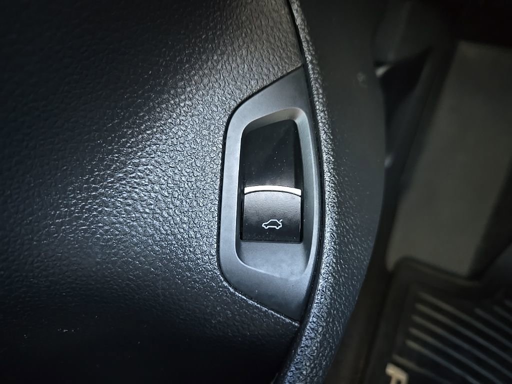 Used 2016 Volkswagen Passat 1.8T SE image 22