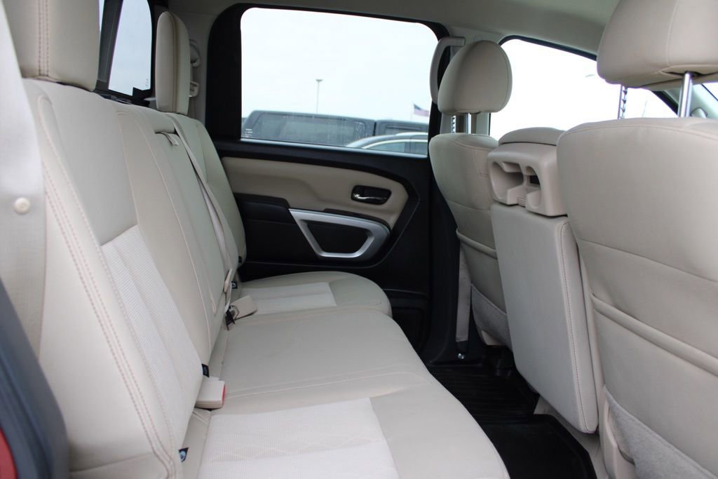 Used 2017 Nissan Titan SV image 22
