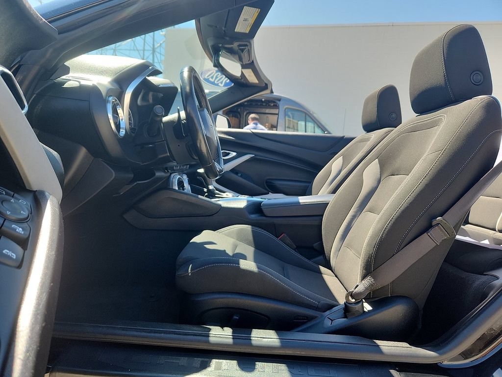 Used 2020 Chevrolet Camaro LT RWD image 7