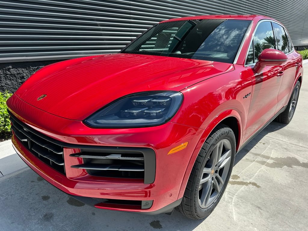 Certified 2025 Porsche Cayenne E-Hybrid AWD/4WD image 6