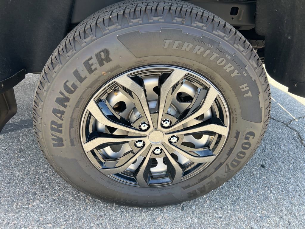 Used 2024 Chevrolet Colorado W/T RWD image 25