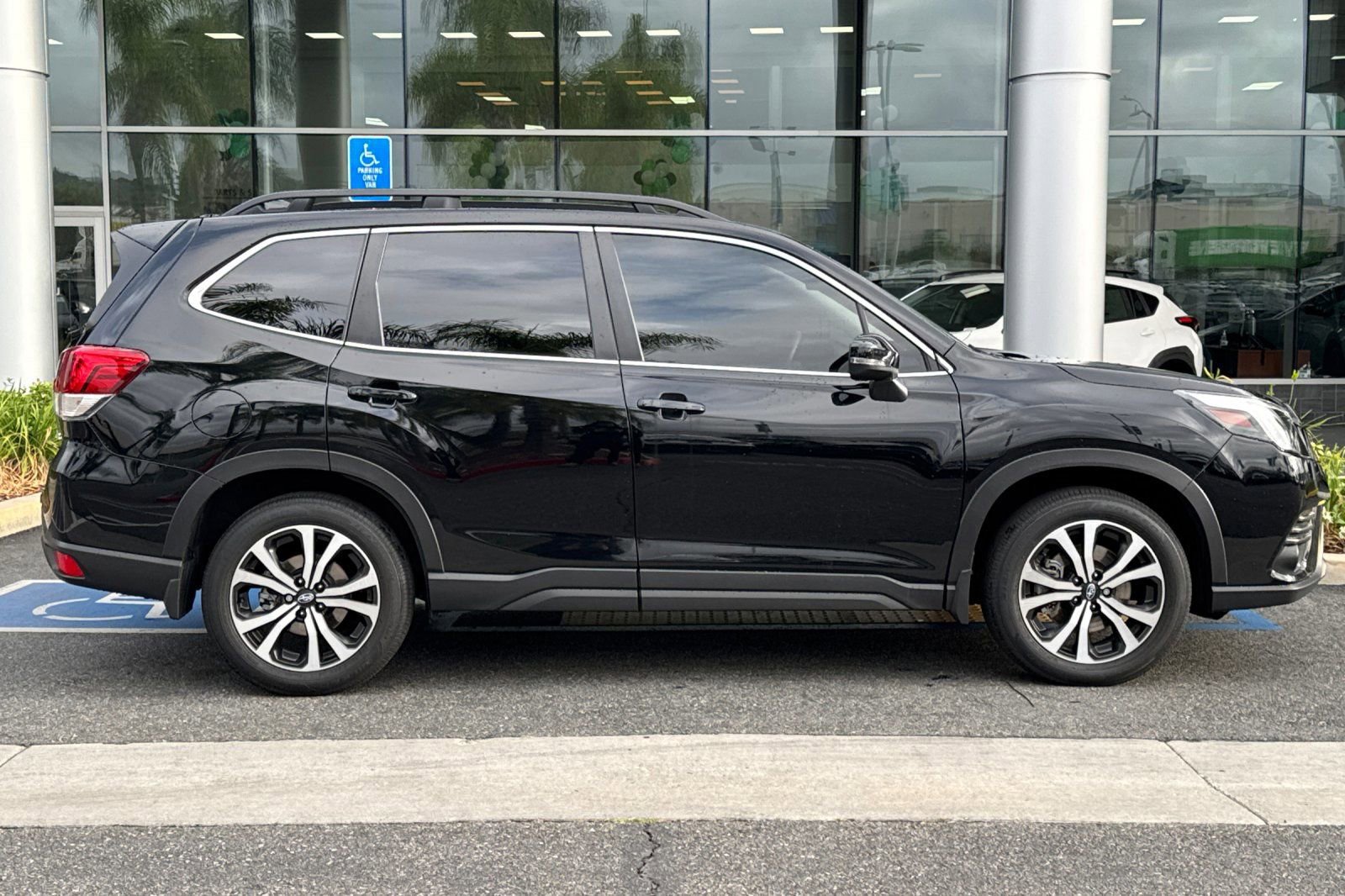 Certified 2023 Subaru Forester Limited image 3