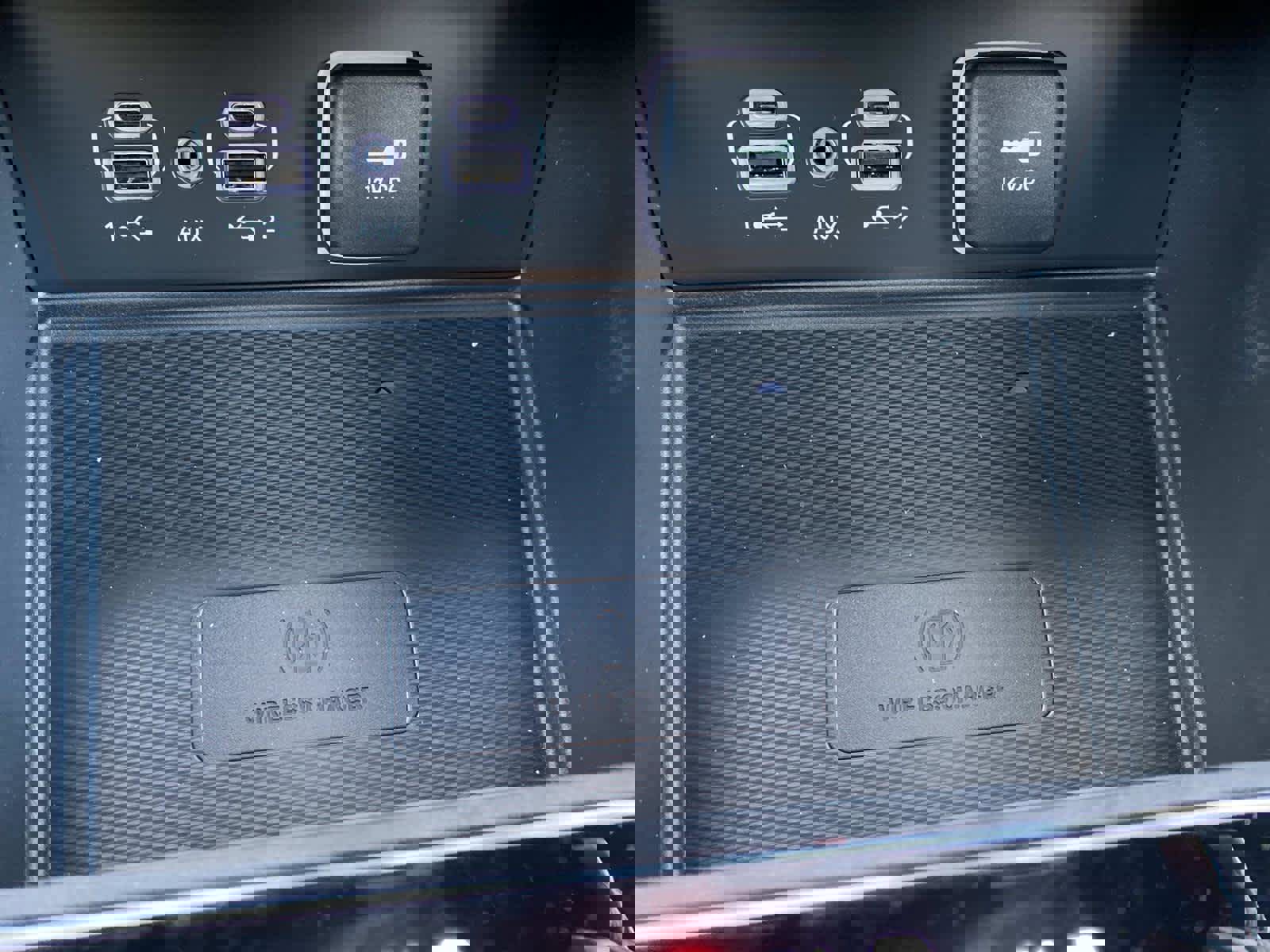 New 2025 Jeep Grand Cherokee Laredo image 13