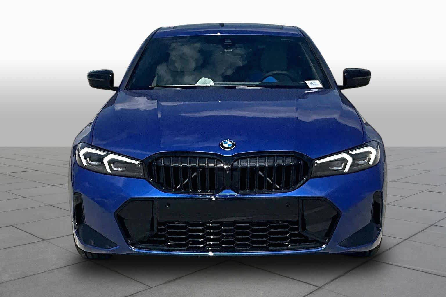 Used 2026 BMW 330i Sedan w/ M Sport Package RWD image 3