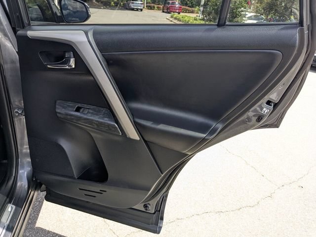 Used 2017 Toyota RAV4 Platinum FWD image 40