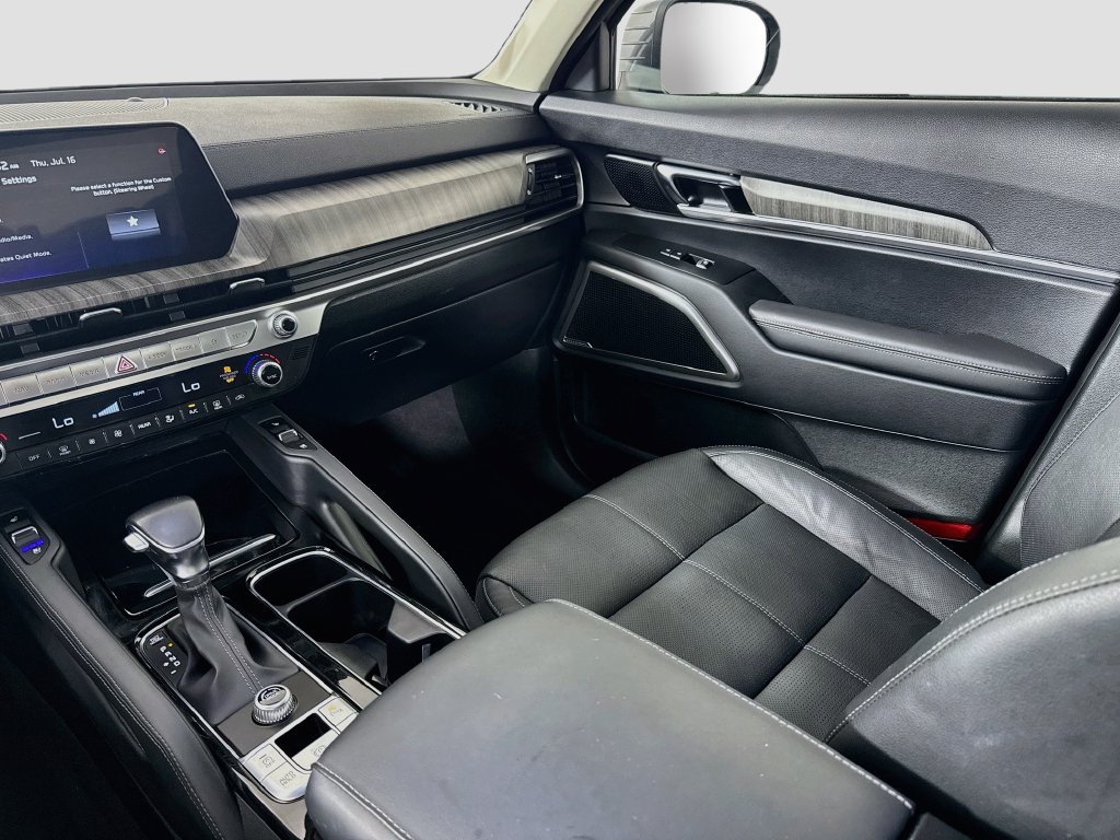 Used 2023 Kia Telluride EX w/ EX Captain's Chair Package FWD image 25