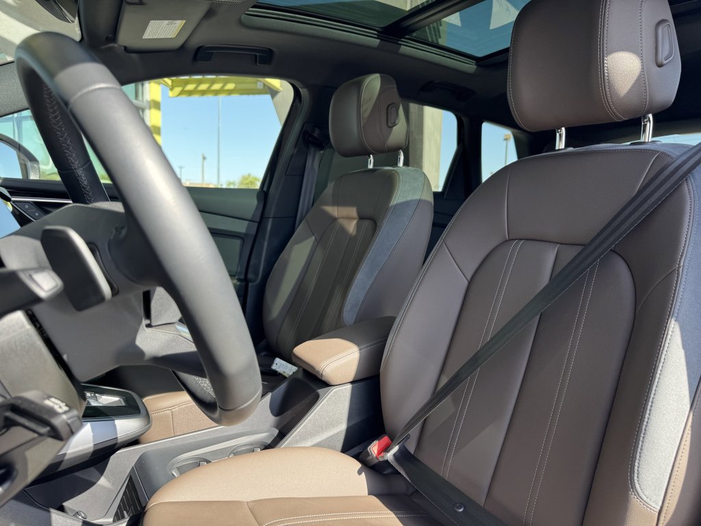 Used 2024 Audi Q4 e-tron Premium Plus w/ Premium Plus image 38