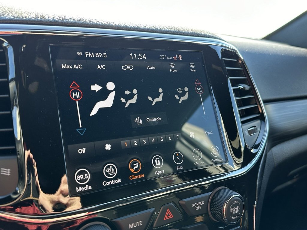 Used 2022 Jeep Grand Cherokee Laredo X image 32