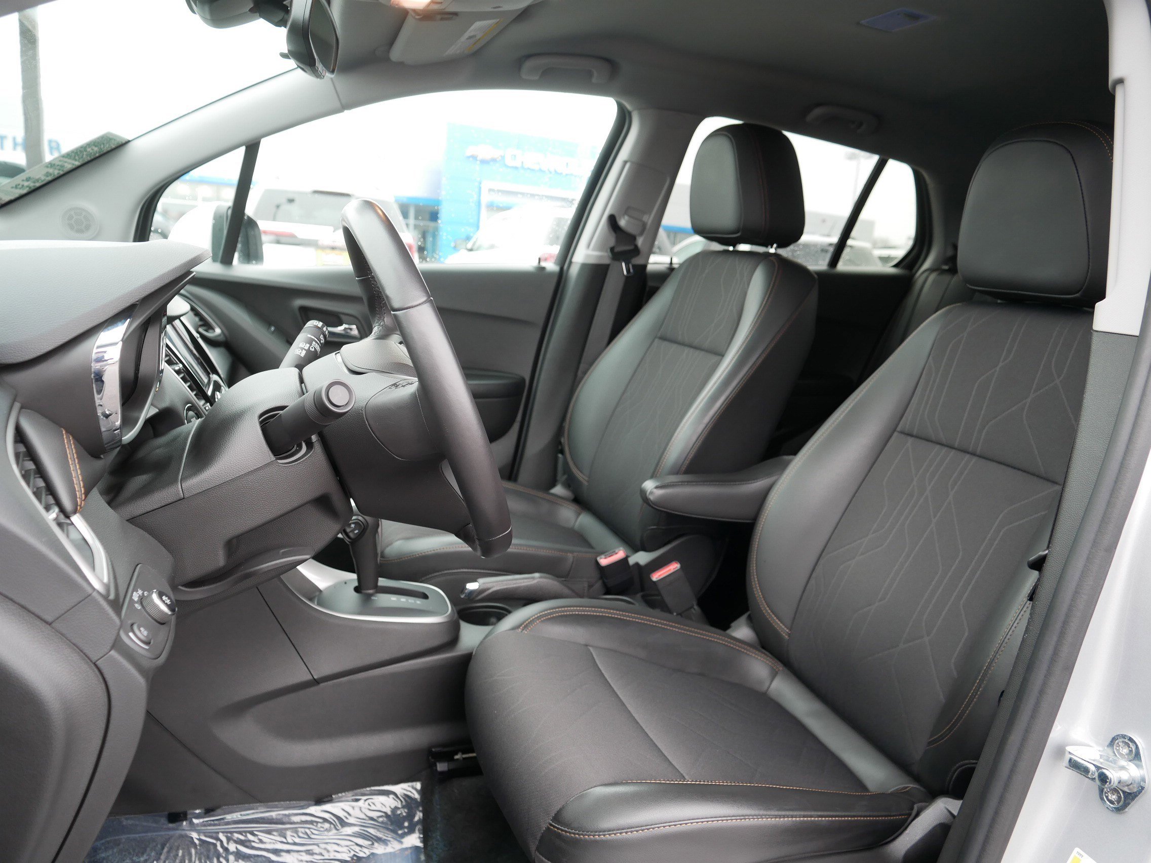 Used 2022 Chevrolet Trax LT w/ Sport Edition image 34