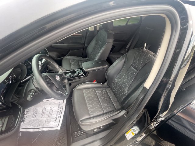Used 2023 Buick Envision Avenir FWD image 9