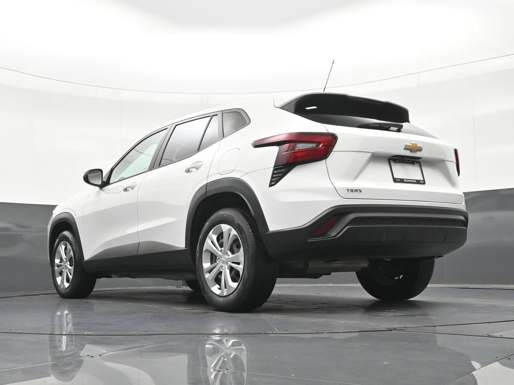 Used 2024 Chevrolet Trax LS w/ Driver Confidence Package FWD image 25
