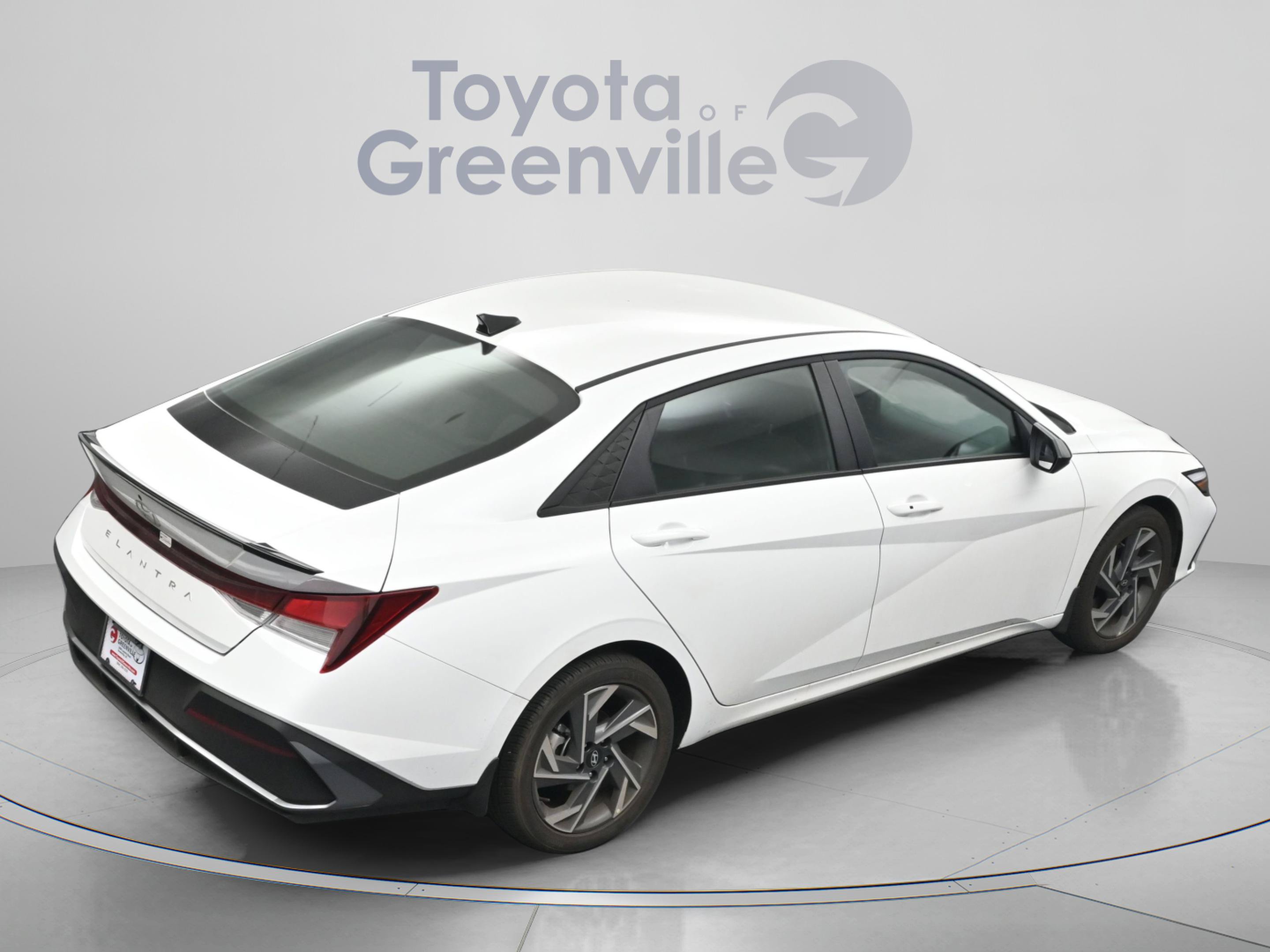 Used 2025 Hyundai Elantra Sport FWD image 13
