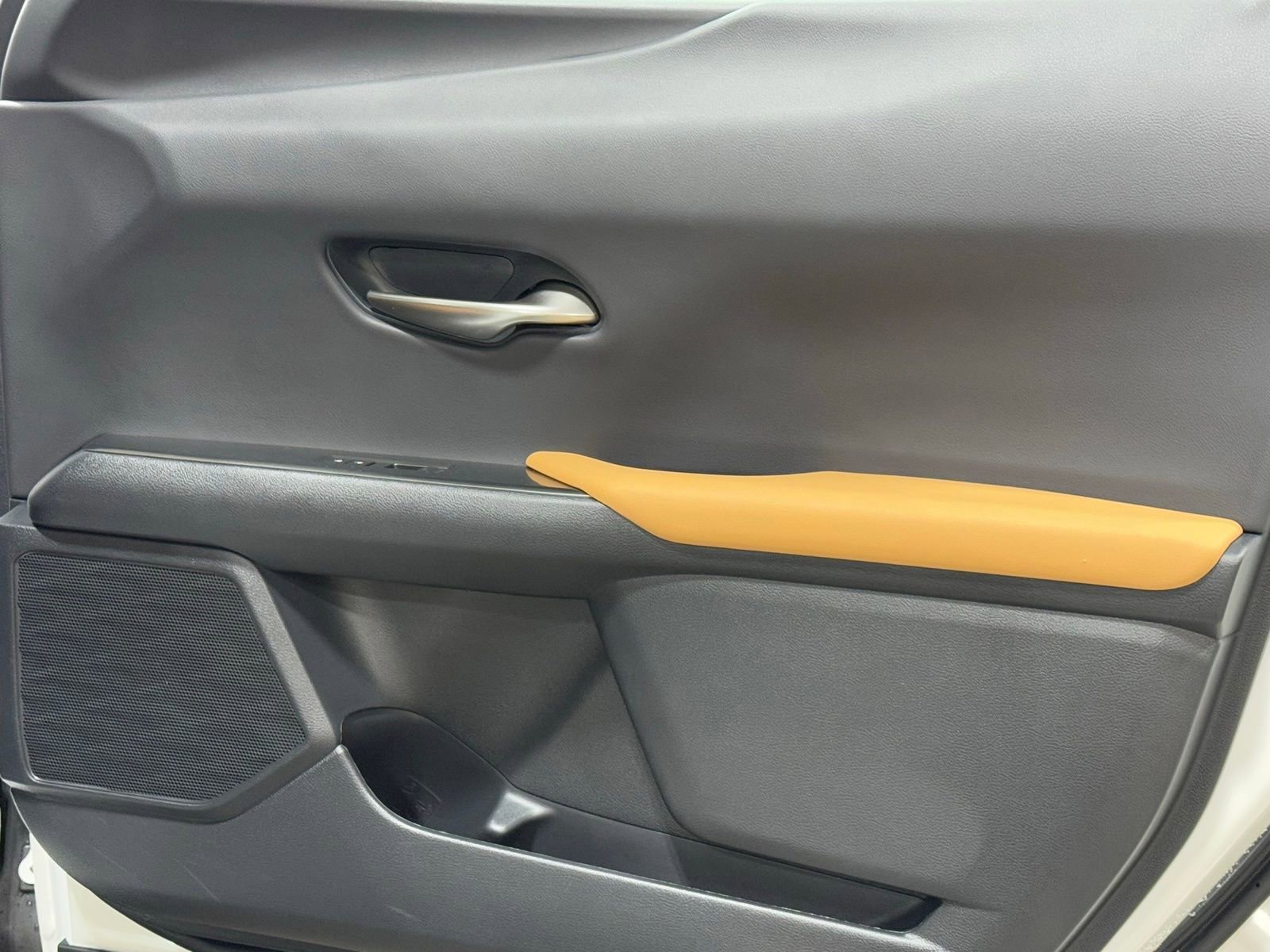 Used 2025 Lexus UX 300h AWD image 48