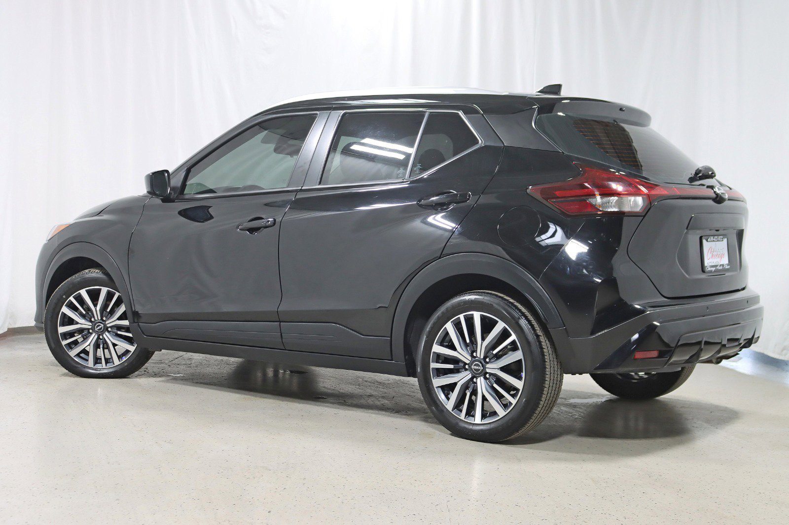 Used 2022 Nissan Kicks SV image 9