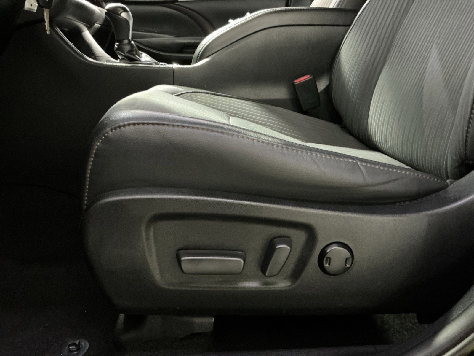 Used 2019 Toyota Highlander Plus image 22