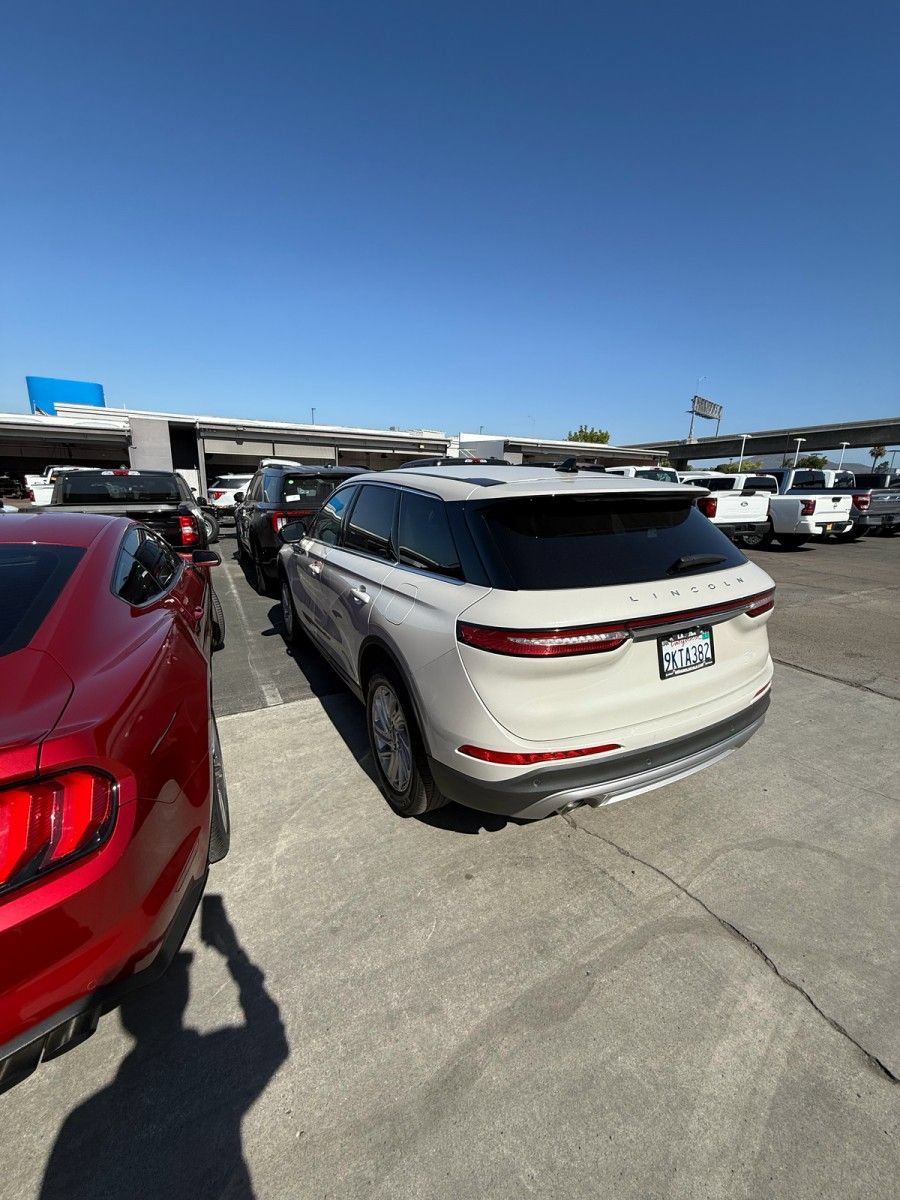 Used 2023 Lincoln Corsair FWD image 2