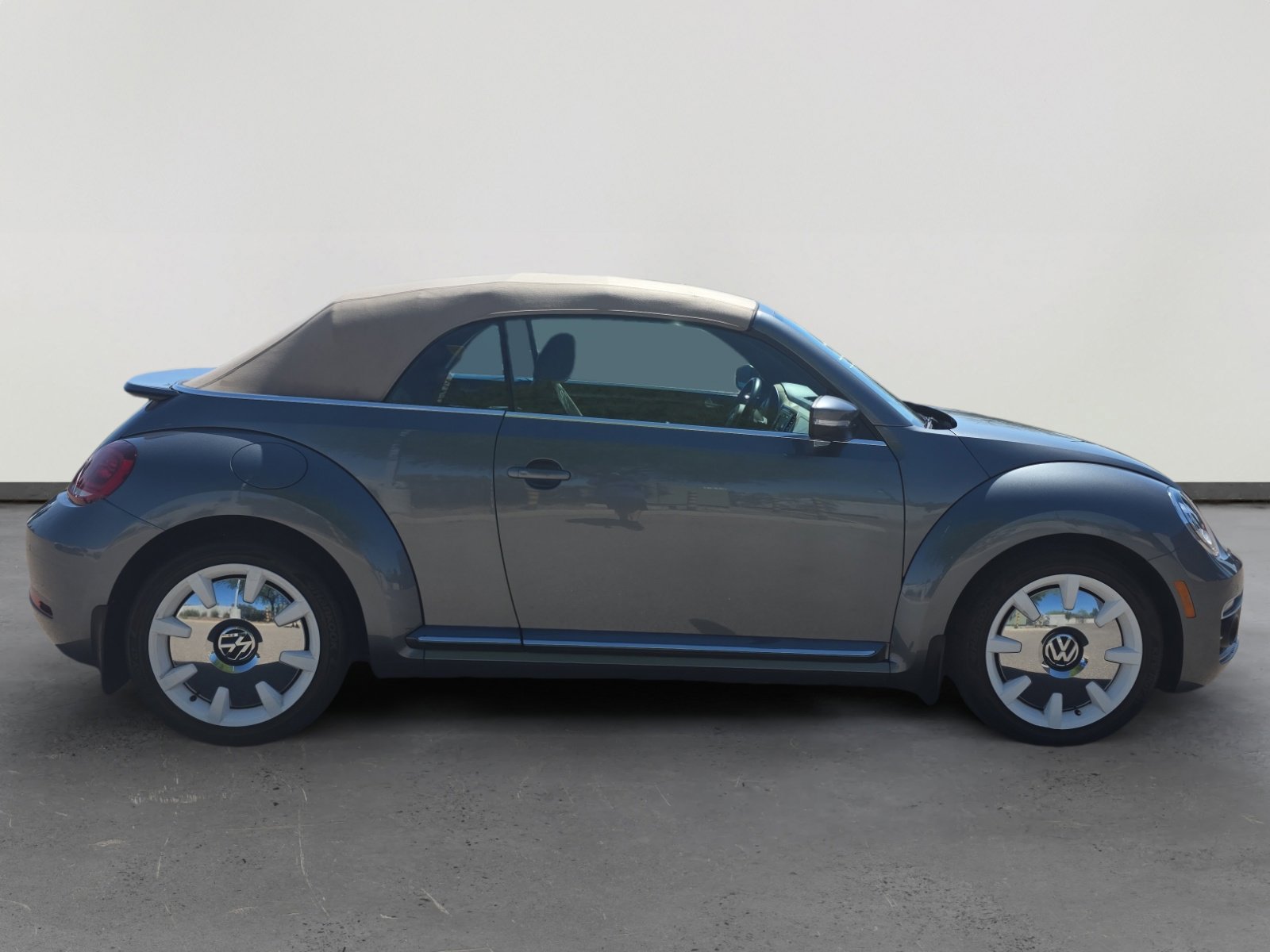 Used 2019 Volkswagen Beetle 2.0T Final Edition SEL image 6
