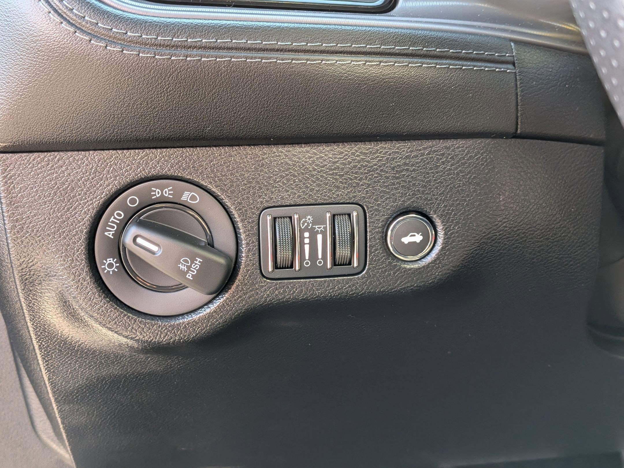 Used 2023 Dodge Challenger R/T w/ Plus Package image 18