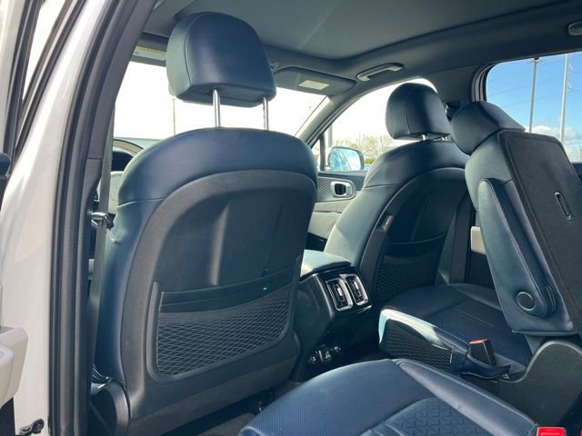 Used 2023 Kia Sorento SX Prestige image 13