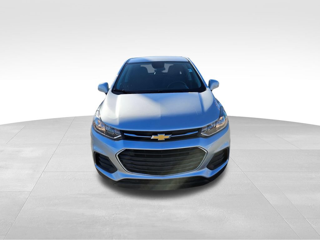 Used 2022 Chevrolet Trax LS w/ Tint and Cruise Package AWD/4WD image 3