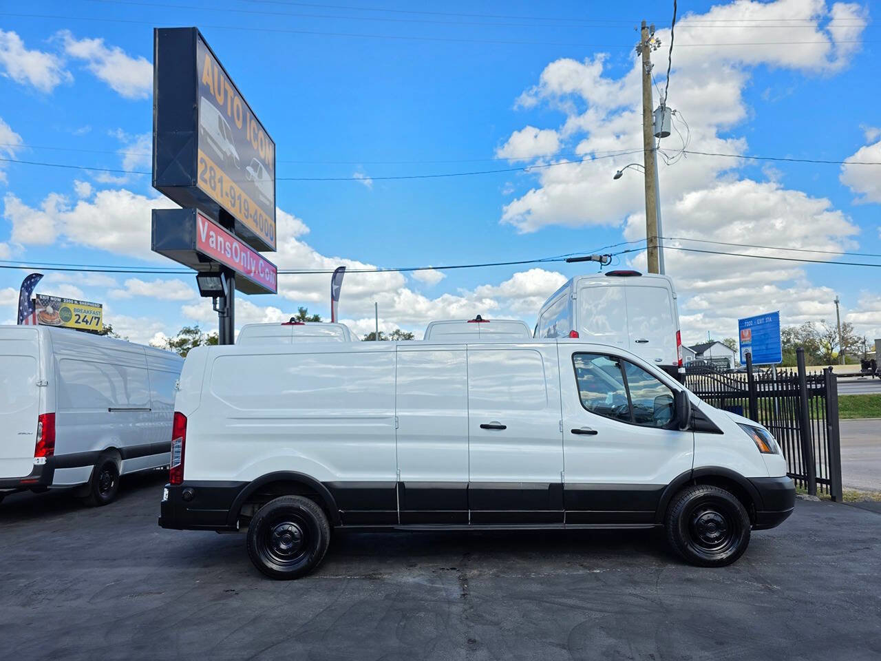 Used 2019 Ford Transit 250 148 Low Roof image 3