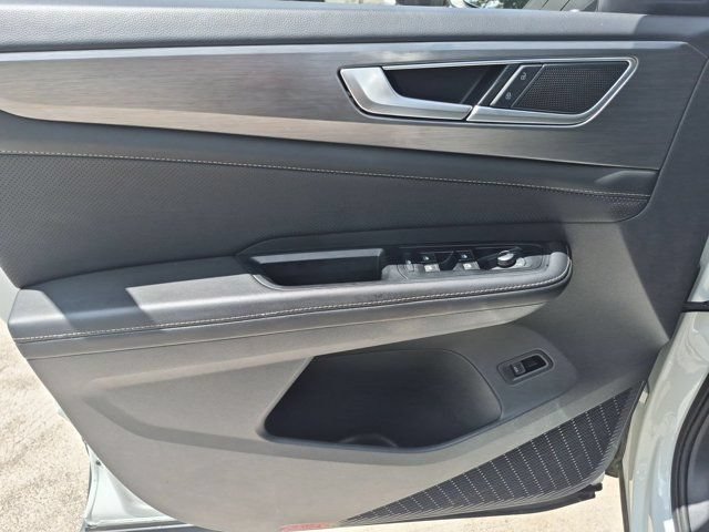 Used 2025 Volkswagen Atlas Cross Sport SE FWD image 11