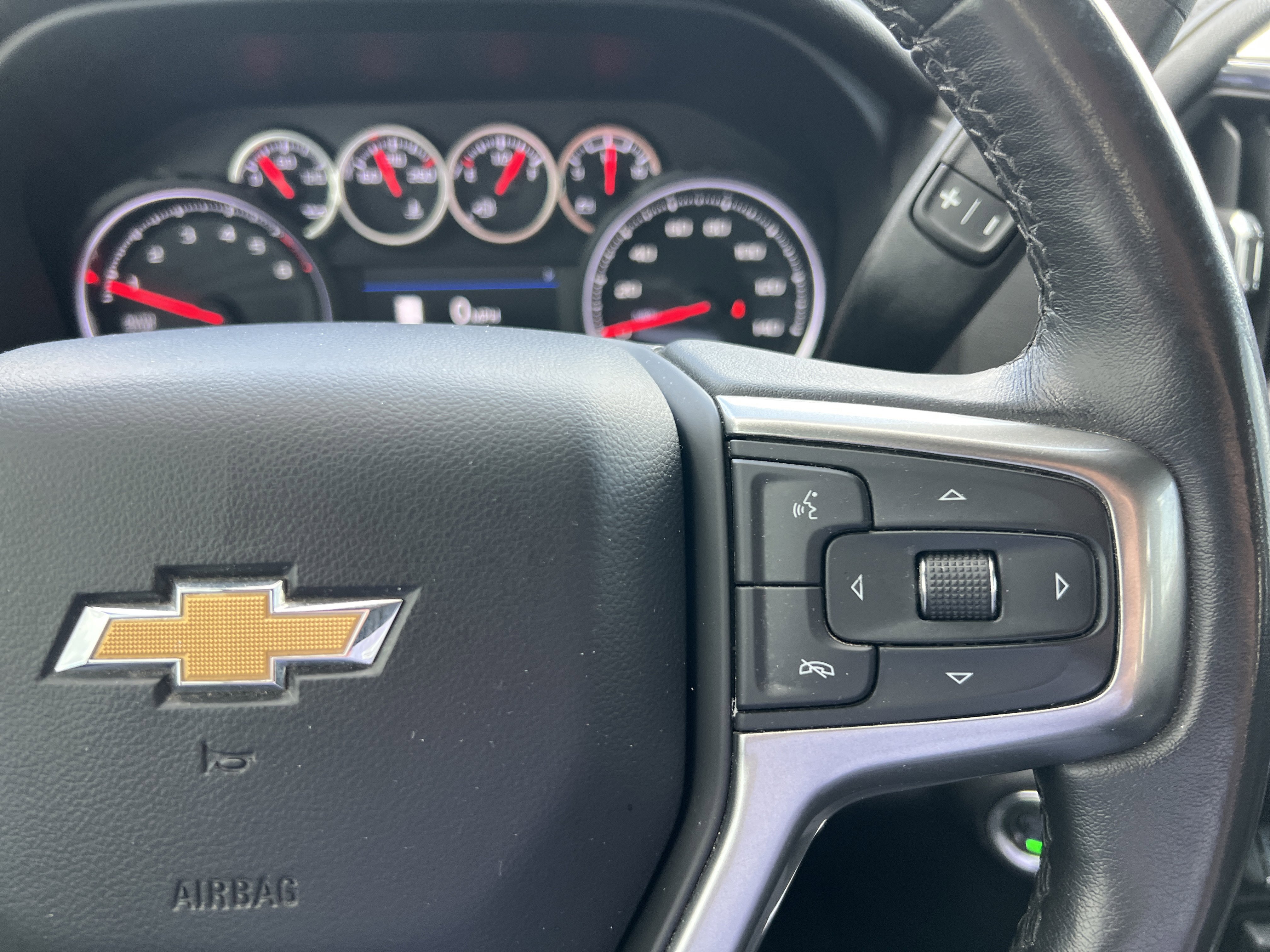 Used 2020 Chevrolet Silverado 1500 LTZ w/ LTZ Premium Package AWD/4WD image 28