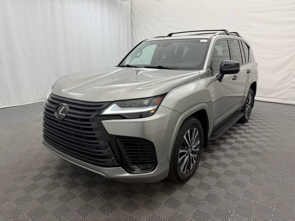 Used 2023 Lexus LX 600 4WD w/ Appearance Package image 2