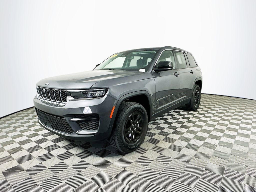 Certified 2022 Jeep Grand Cherokee Laredo w/ Luxury Tech Group I image 6