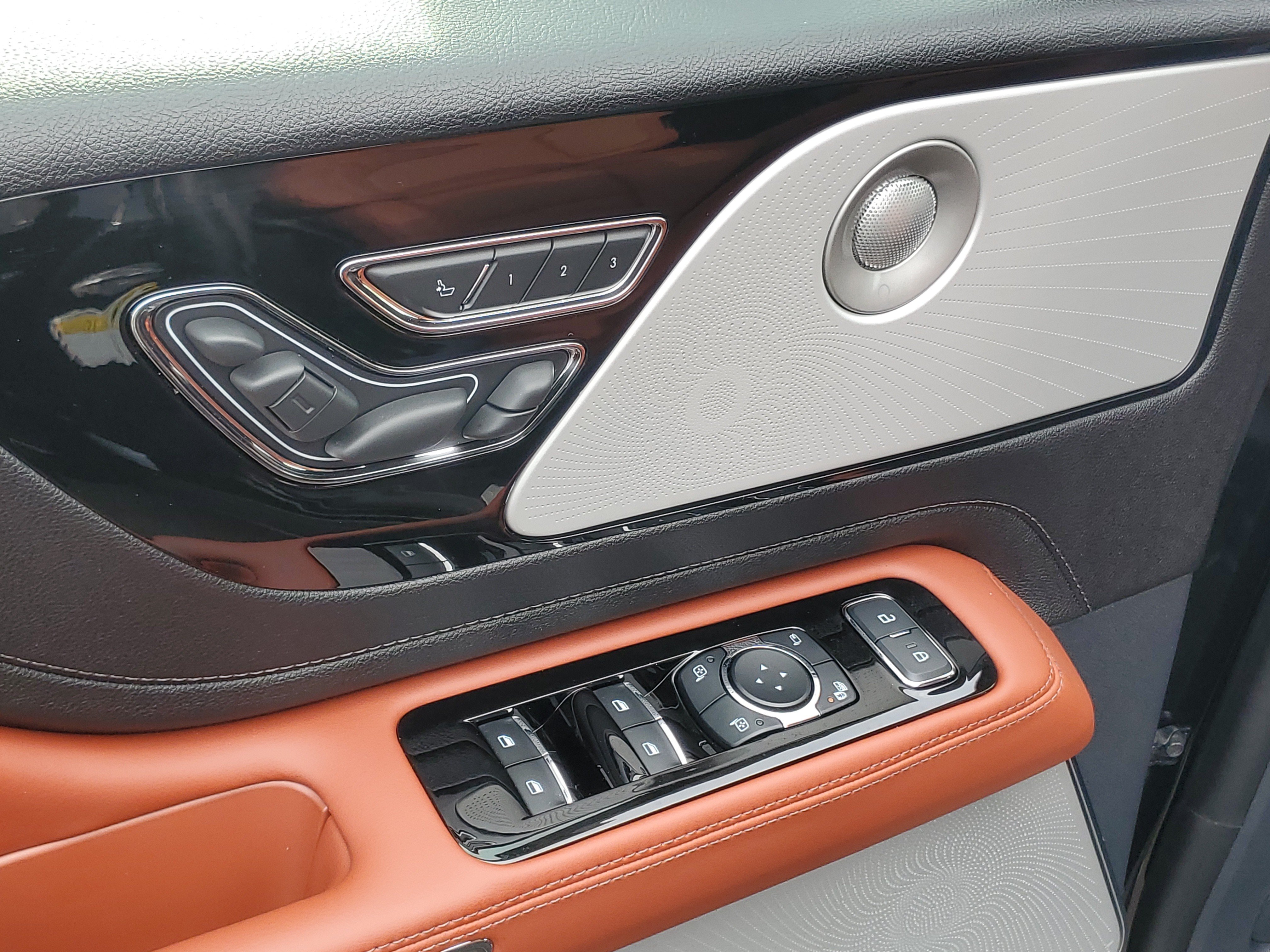New 2027 Lincoln Aviator Reserve AWD/4WD image 9