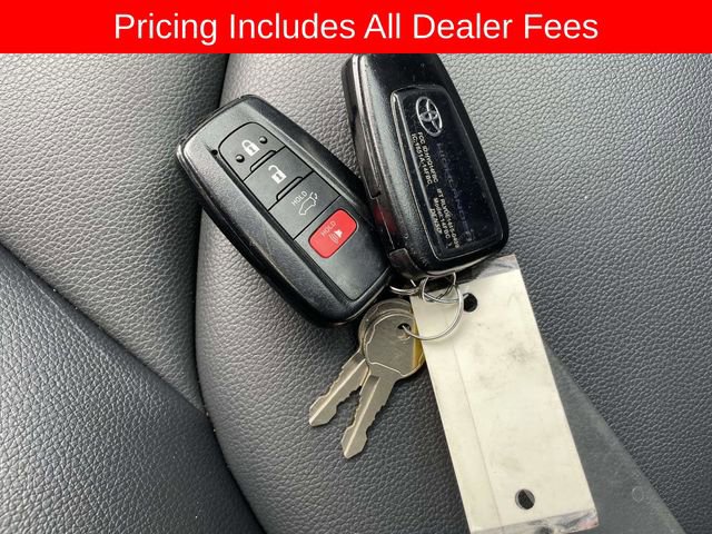 Used 2021 Toyota Highlander XLE FWD image 33