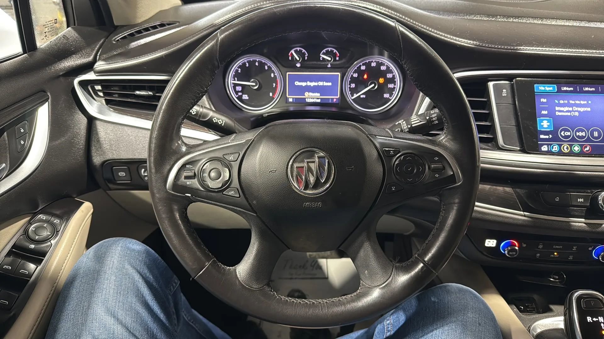 Used 2020 Buick Enclave Essence image 10