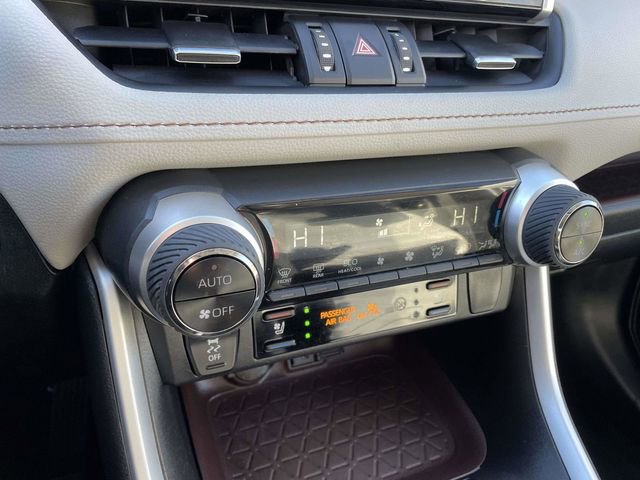 Used 2022 Toyota RAV4 Limited image 30