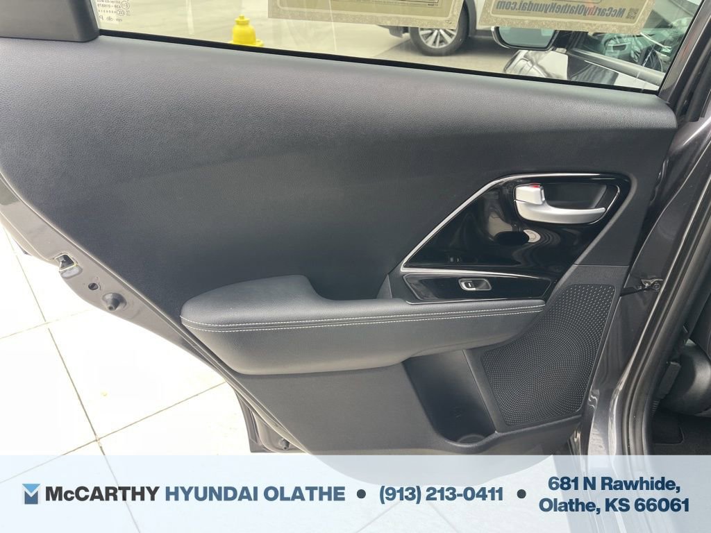 Used 2020 Kia Niro EX Premium image 22