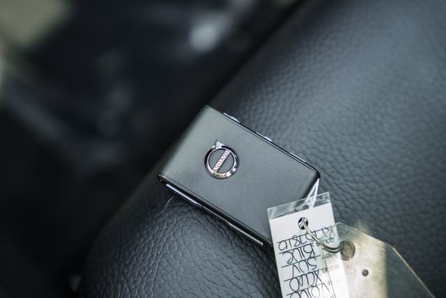 Certified 2024 Volvo XC60 B5 Plus w/ Protection Package Premier image 42