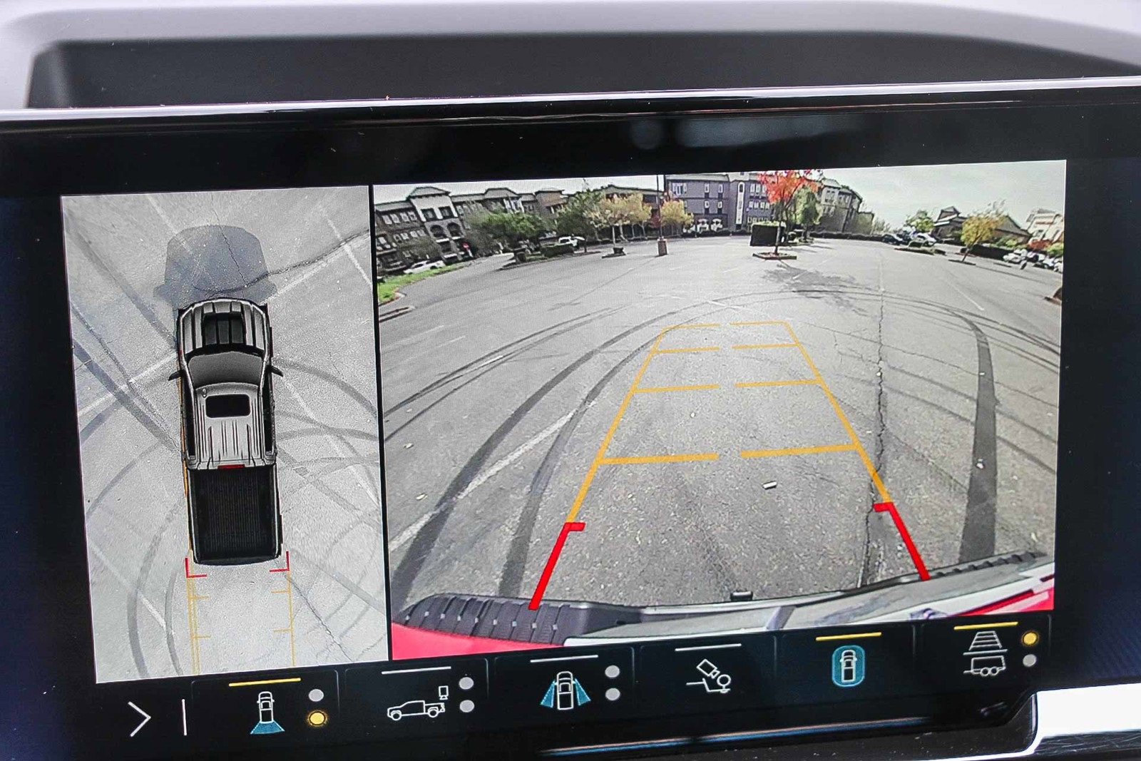 Used 2023 Chevrolet Silverado 1500 ZR2 w/ Technology Package image 19