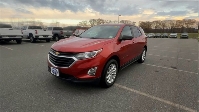 Used 2020 Chevrolet Equinox LS w/ LS Convenience Package image 4