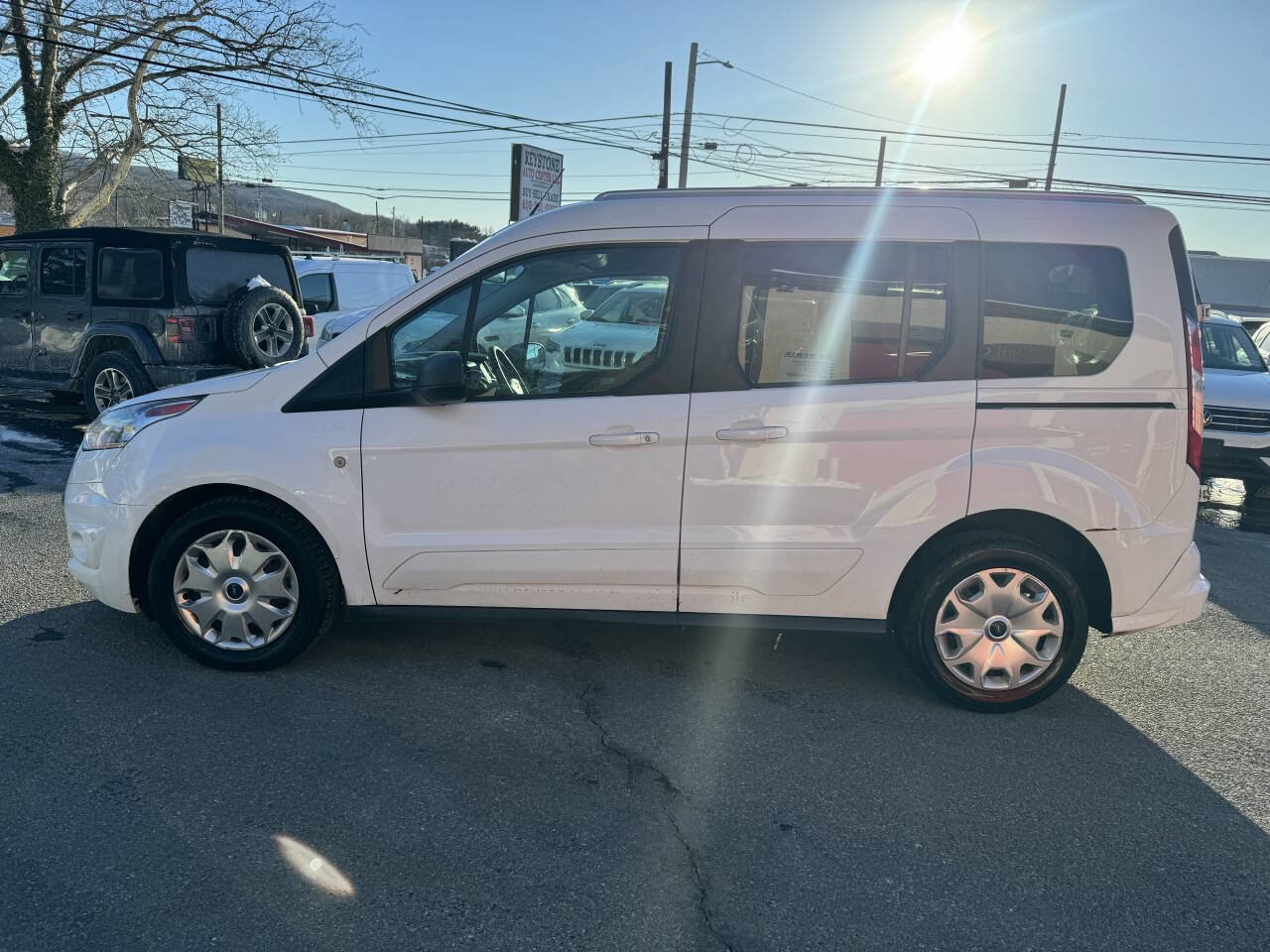 Used 2017 Ford Transit Connect XLT FWD image 3
